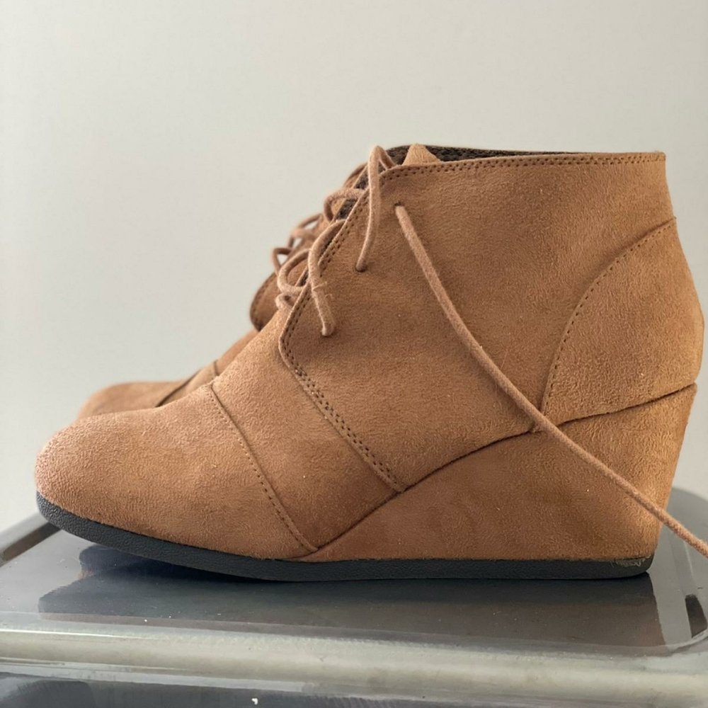 Beige Tan Booties -- 8.5 - Picture 3 of 4